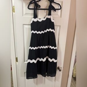 Women’s Black & White Tie-Shoulder Sundress